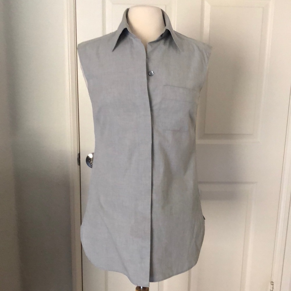 MaxMara sleeveless bottom down shirt